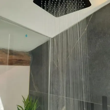 בית הארחה Luxury La Terrazza Sul Di בלביו