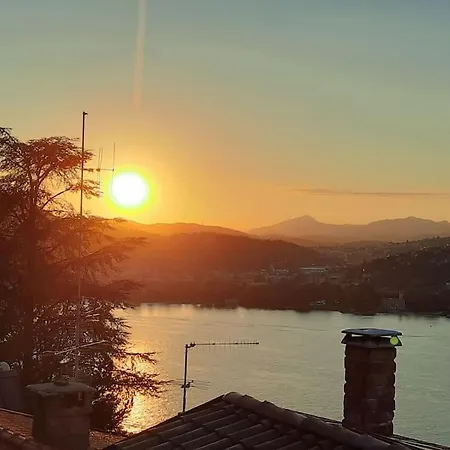 Luxury La Terrazza Sul Di בית הארחה בלביו
